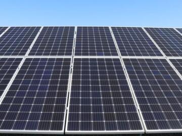 Zonnepanelen laten reinigen door vakmannen